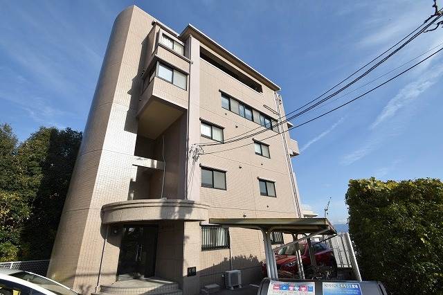 広島市西区草津梅が台のマンションの建物外観