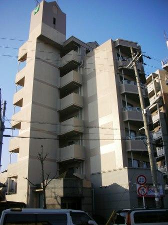 大阪市平野区長吉川辺のマンションの建物外観