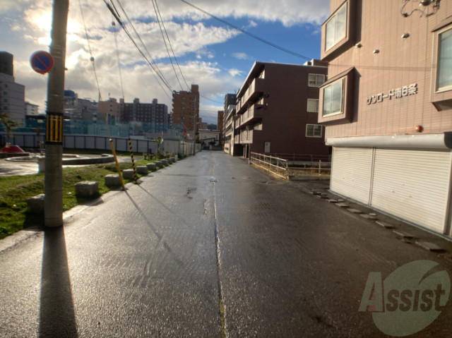 【札幌市中央区南六条西のマンションの駐車場】