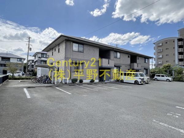 【リビングタウン小森野　弐番館の駐車場】