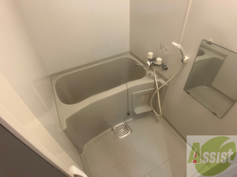 バス・シャワールーム　お風呂になります。一日の疲れを癒してくださいね。