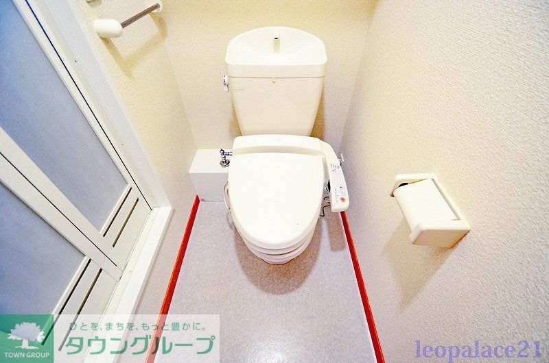 トイレ　温水暖房便座付き