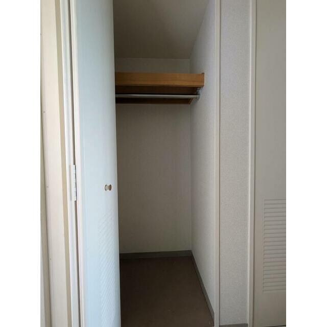 収納　玄関横に趣味の道具をまとめやすい収納付