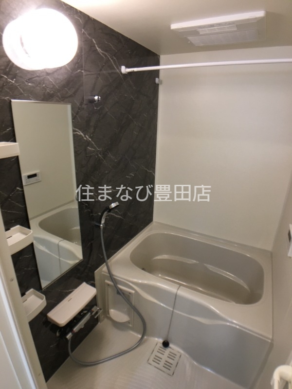 バス・シャワールーム　同型別部屋写真