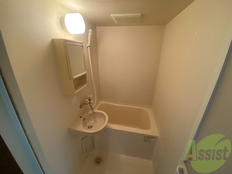 バス・シャワールーム　疲れた時はゆっくり湯船につかってみてはいかがでしょうか。