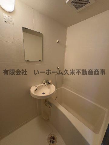 バス・シャワールーム　落ち着いた空間のお風呂です