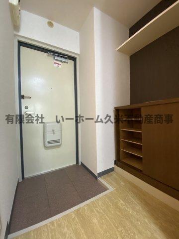 玄関　収納もある玄関です