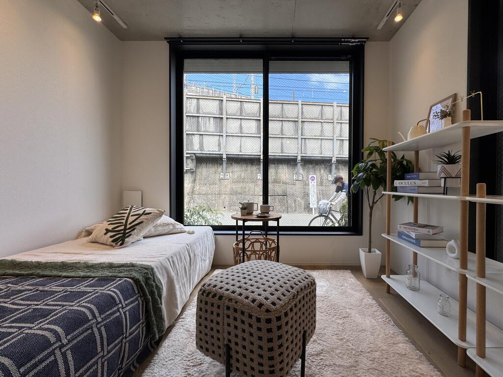 収納　ベッドを置いてもスペースに余裕があります