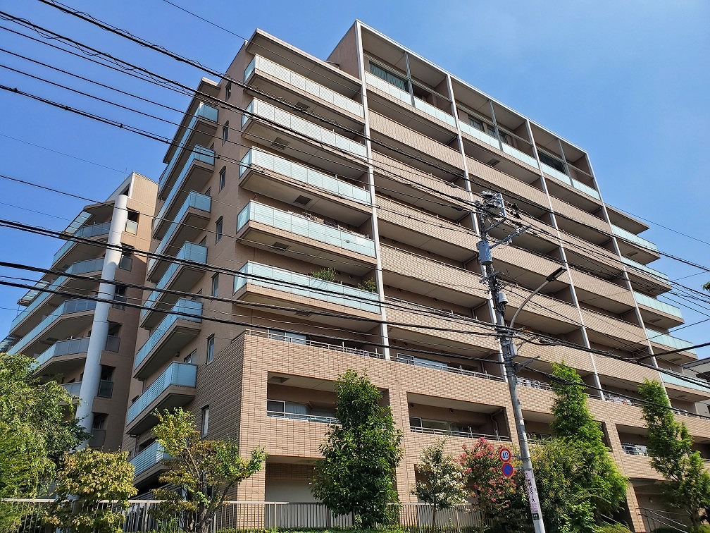 建物外観　全106戸のRC造オートロック付分譲マンションです。