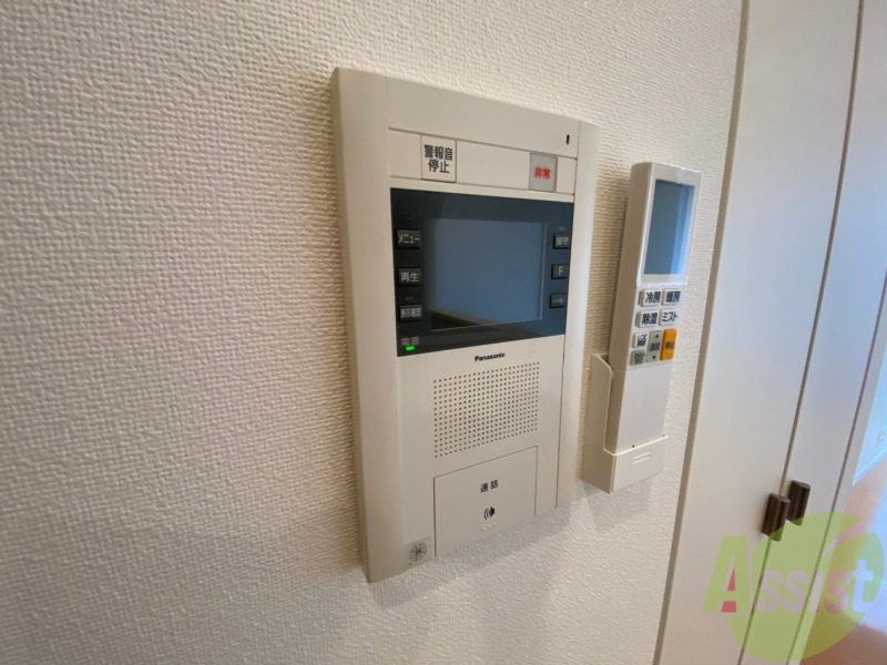 セキュリティ　ＴＶモニター付インターホンです。来客者の顔が見えるので安心！