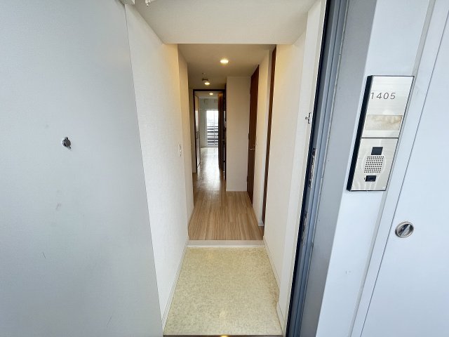 玄関　収納もある玄関です