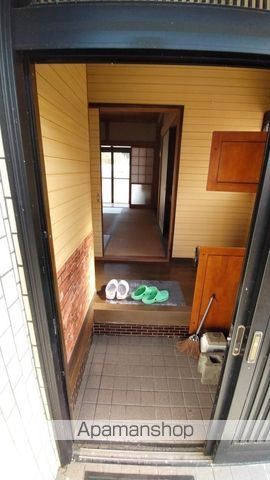 中川貸家の玄関写真