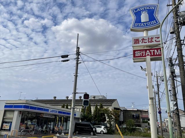 コンビニ　ローソン 川口青木三丁目店（コンビニ）まで690m