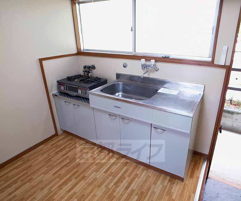 キッチン　ガスコンロ完備のきれいなキッチンです・