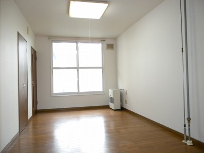 居室・リビング　同タイプ内観です