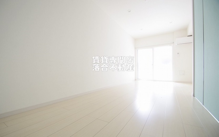 居室・リビング　明るくて広々としたお部屋♪