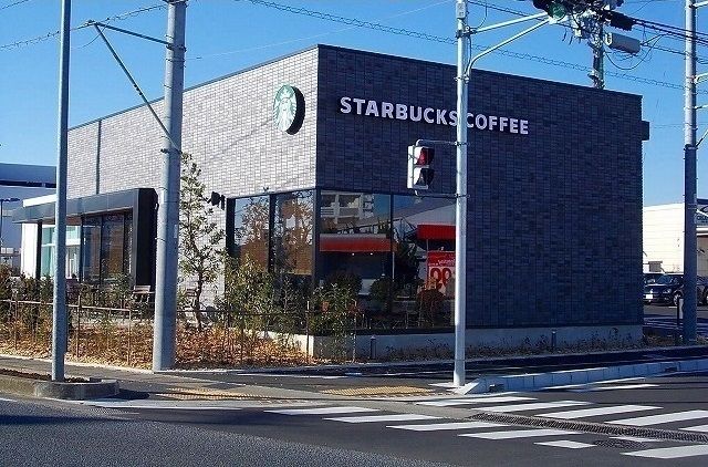 飲食店　スターバックスコーヒー（飲食店）まで550m