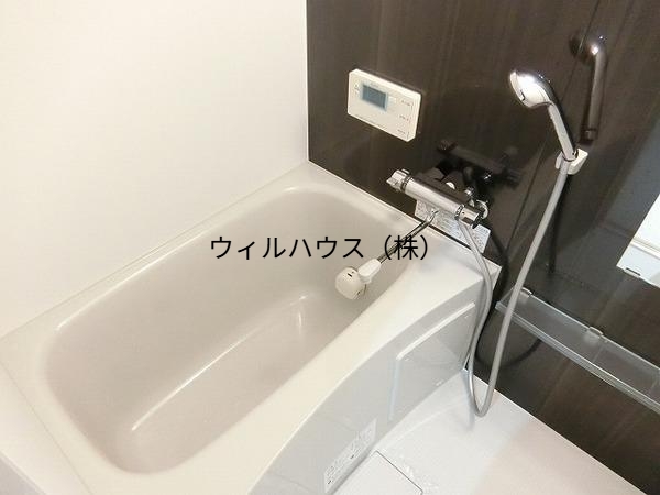 バス・シャワールーム　キレイにリフォームされています！