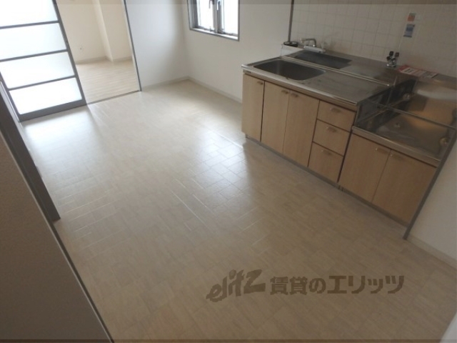 居室・リビング　キッチン