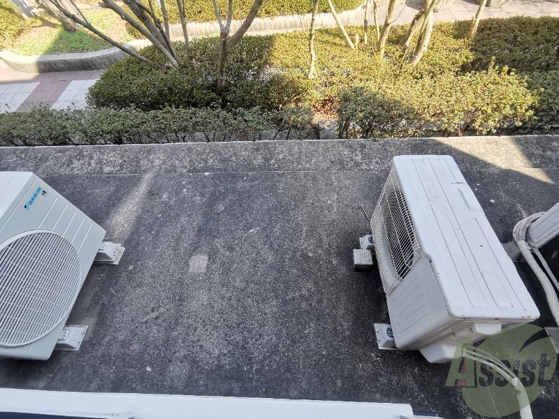 バルコニー　バルコニーは有りませんが外に出られるようになっています。