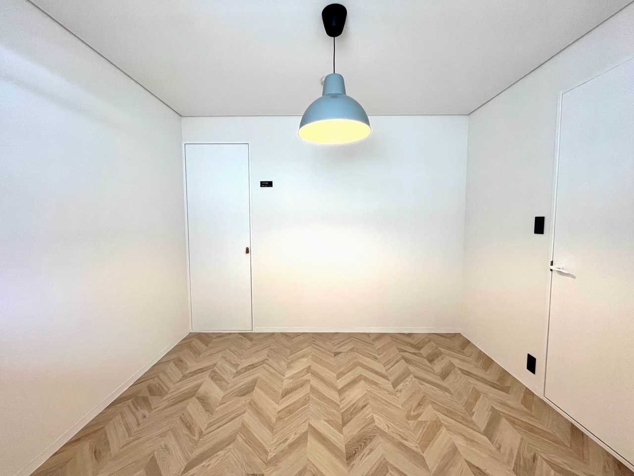 その他設備　ヘリンボーン柄がアクセントの床材♪