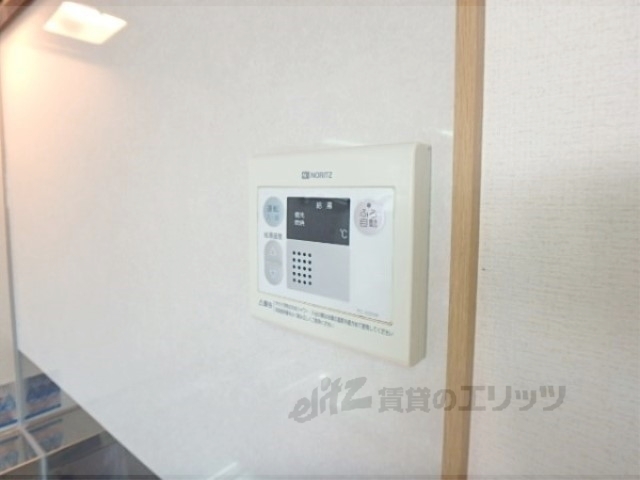 その他設備　給湯器リモコン