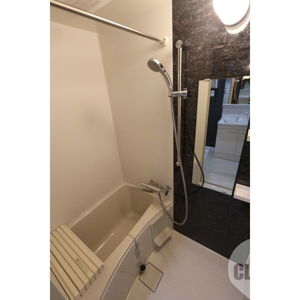 バス・シャワールーム　浴室乾燥機付き☆