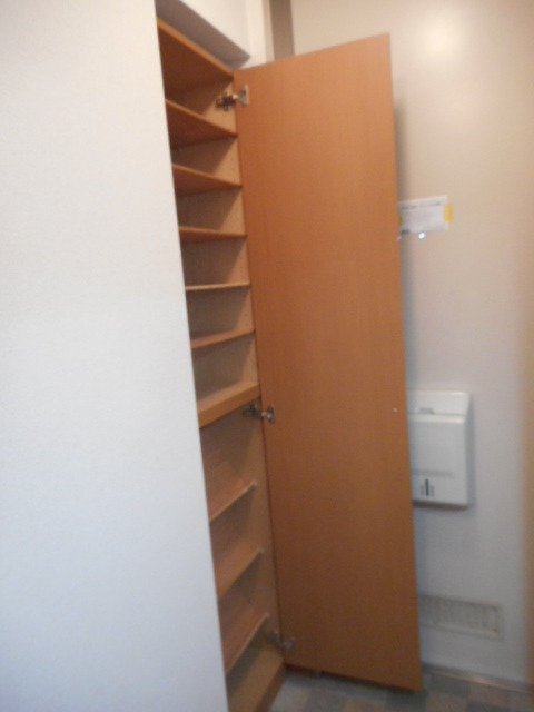 玄関　玄関シューズボックス