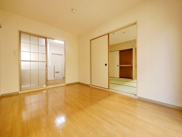 居室・リビング　別号室参考写真