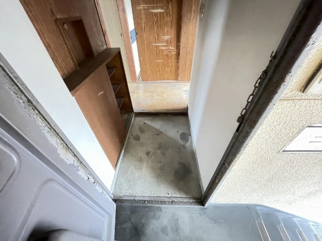 玄関　入居決定後リフォーム