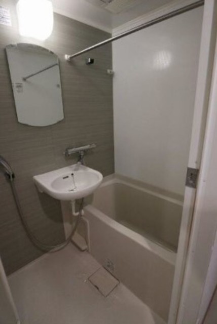 バス・シャワールーム　バスルーム