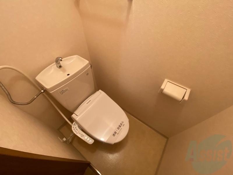 トイレ　ウォシュレット機能がついたトイレ。安心して使用できますね。