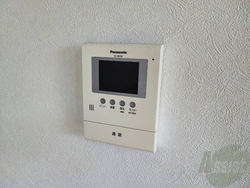 セキュリティ　ＴＶモニター付インターホンです。来客者の顔が見えるので安心！