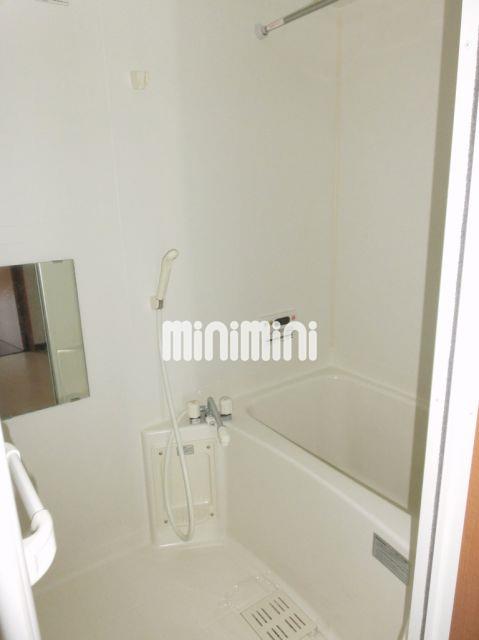 バス・シャワールーム　追い焚き、浴室乾燥機能付きのバスルーム。