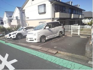 駐車場　敷地内駐車場（要空き確認）