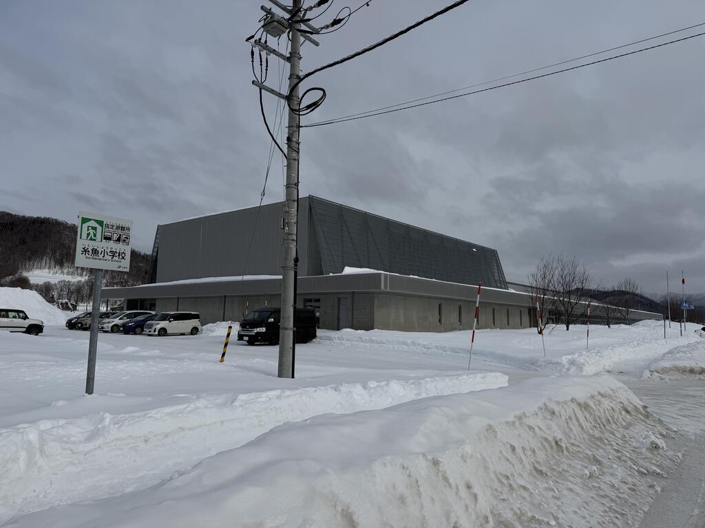 小学校　士別市立糸魚小学校（小学校）まで507m