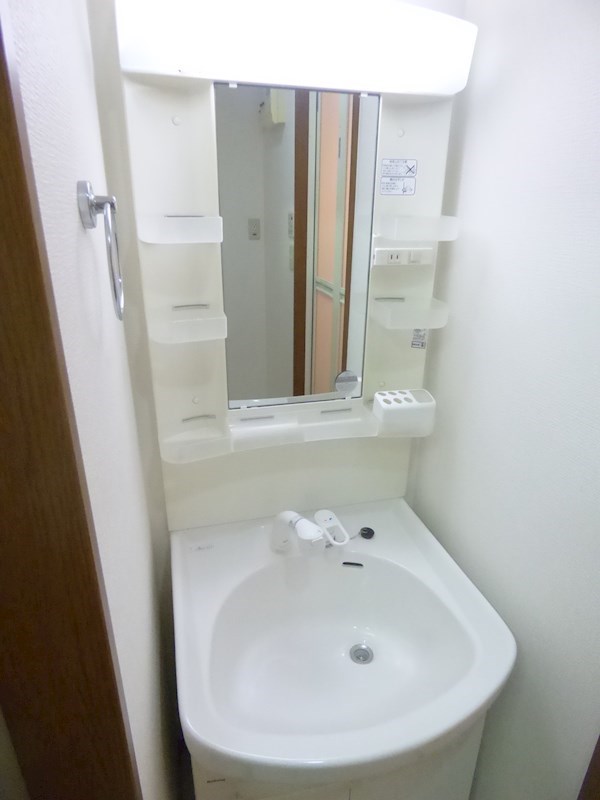 洗面設備　※同物件別号室参考写真