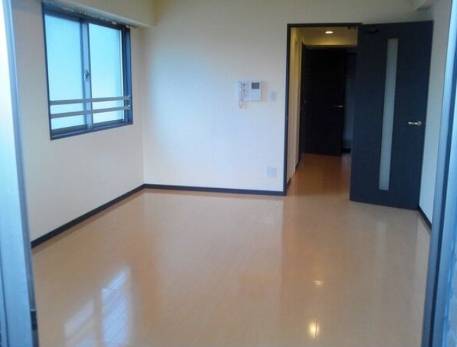 居室・リビング　＊同物件別部屋参考写真