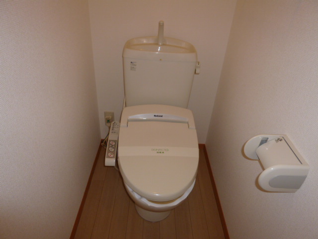 トイレ　温水洗浄便座