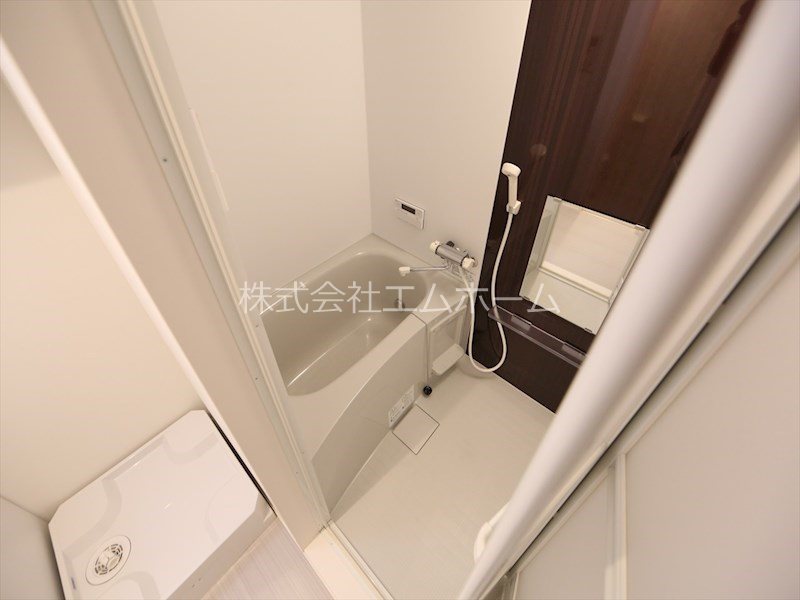 バス・シャワールーム　浴室暖房乾燥機付　追い焚き機能付お風呂　同型写真