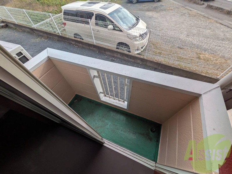 バルコニー　バルコニーもありますので洗濯物も干しやすい。