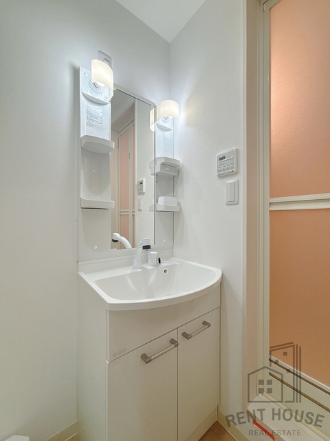 洗面設備　同仕様写真です。