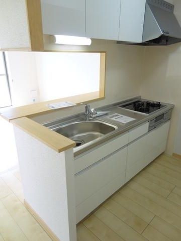 キッチン　★システムキッチン♪上部収納も充実★