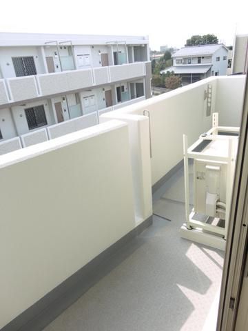 バルコニー　★明るい広々バルコニー★