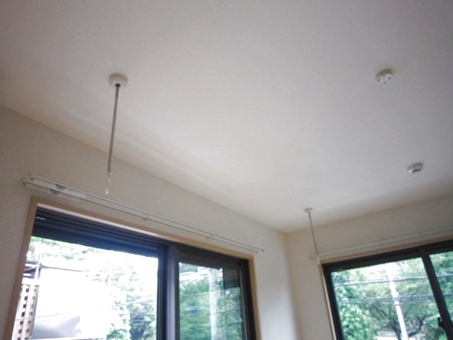 その他設備　雨の日も心強い室内物干し付！