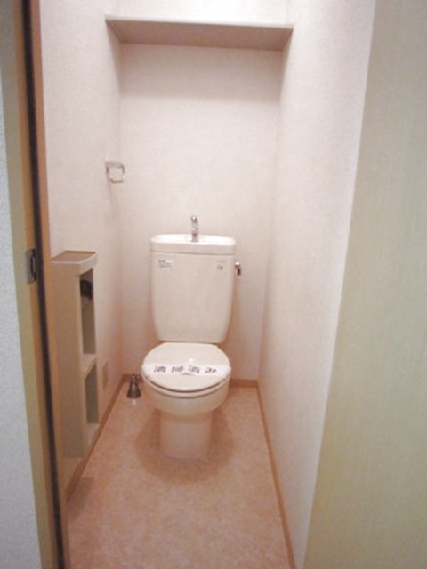 トイレ　バストイレ別！スッキリとしたトイレ空間☆