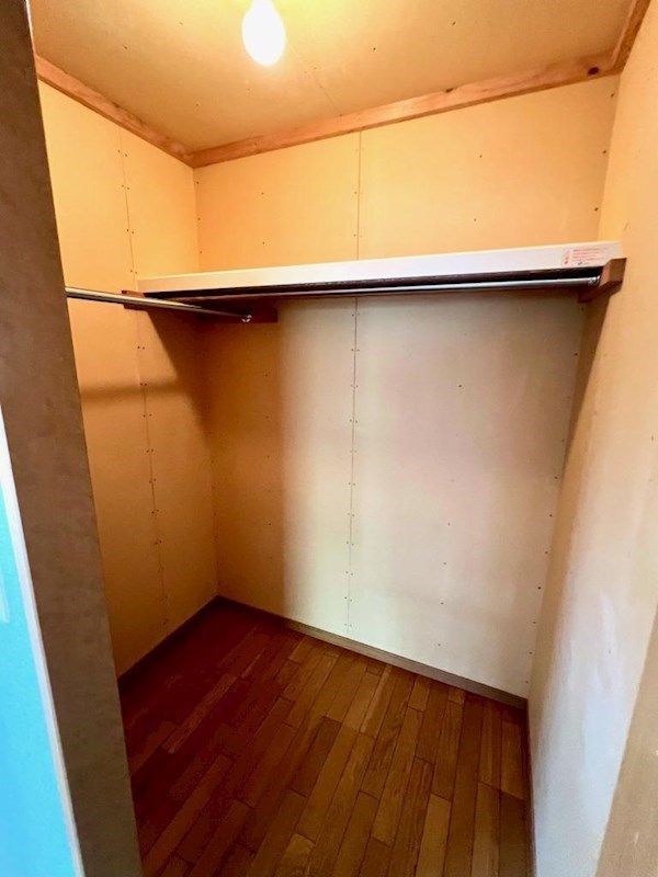 収納　たっぷり収納できるWICあり