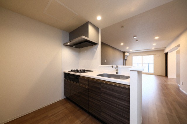 キッチン　人気の対面システムキッチンタイプです！