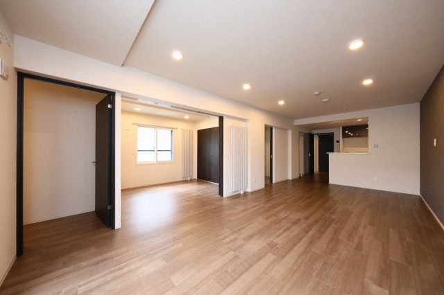 居室・リビング　☆18.4帖の広々としたリビングです！