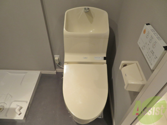 トイレ　ウォシュレットなどの各機能が付いた便利なトイレです。